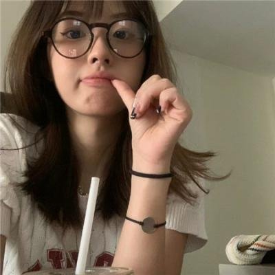 一人有一点颜色